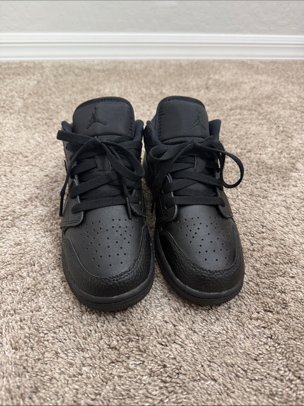 Big Kids 4.5 Air Jordan 1 Low - Like New!